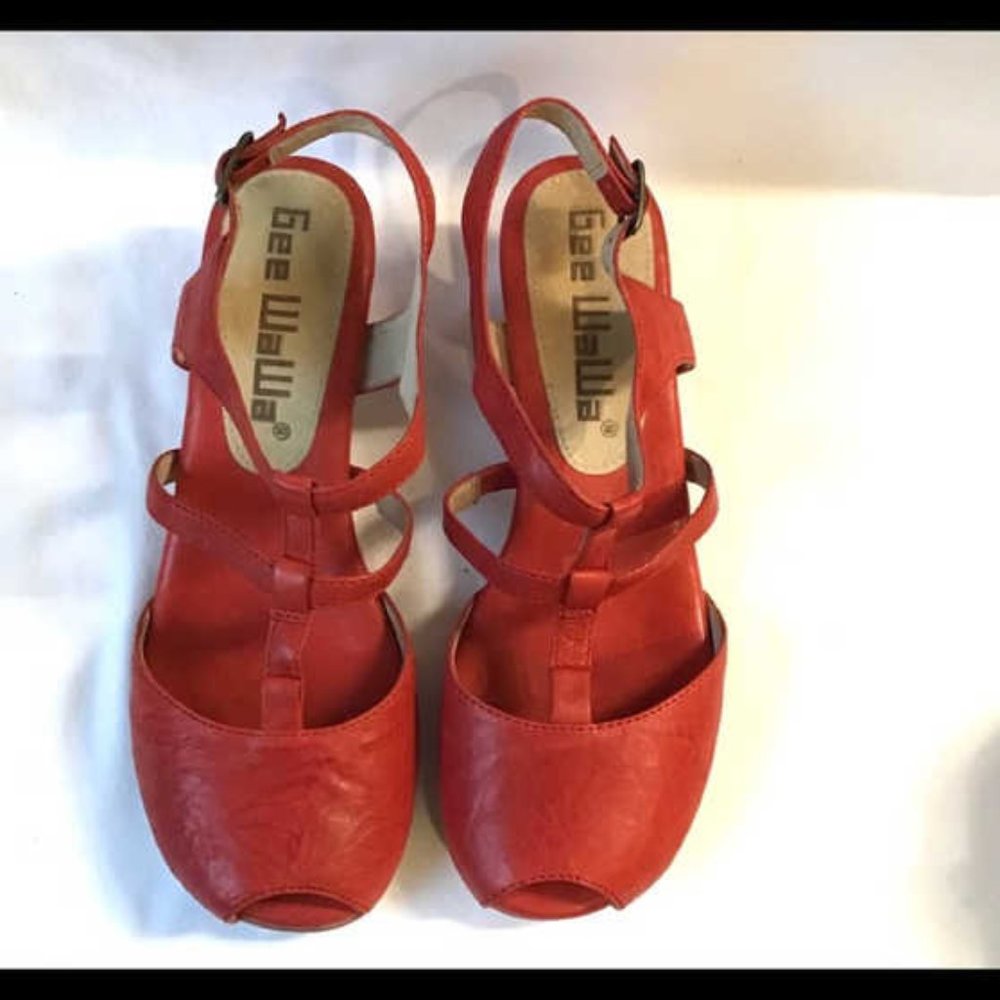 Gee Wawa Red Leather Bella Sandal, Size 9M